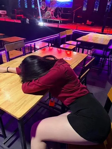 Đóng cảnh nóng bị bố chồng đụ (Update Chương 22)